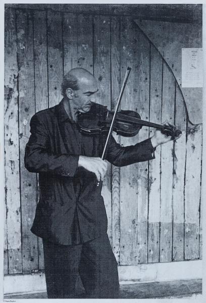 Violinist, Place des Vosges, Le Marais, 75004 Paris